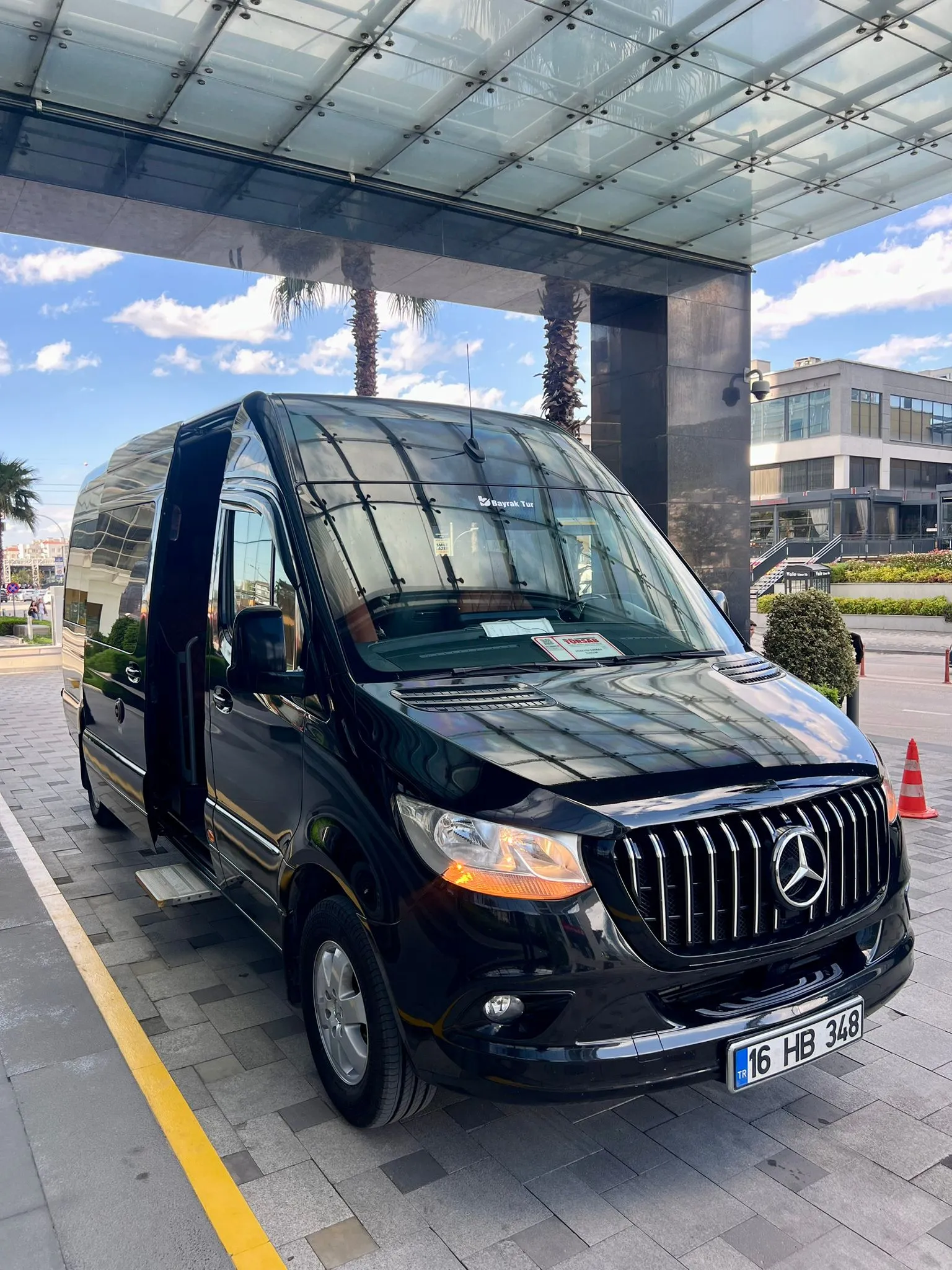 Mercedes Sprinter 2023 Model (13+1)